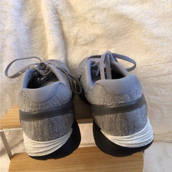 Nike Light Gray Athletic Sneakers - Picture 4 of 5